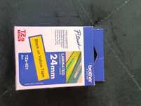 Taśma Brother TZe-651 24mm żółta czarny nadruk