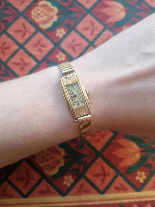 Złoty zegarek vintage Reville 14k