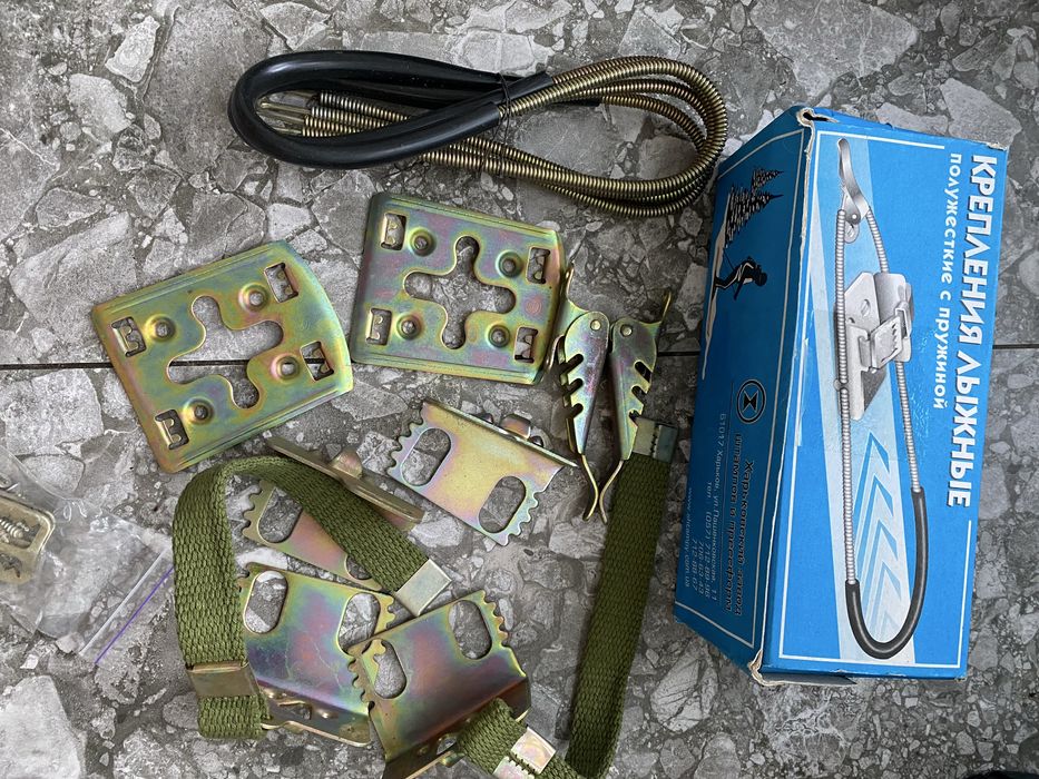 Крепления лыжные универсальные новые