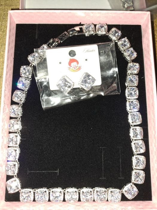 Жіночий комплект прикрас