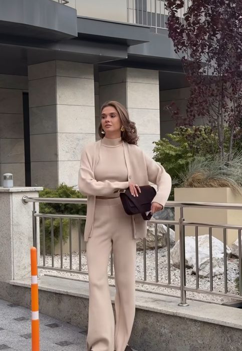 Костюм трійка осінній