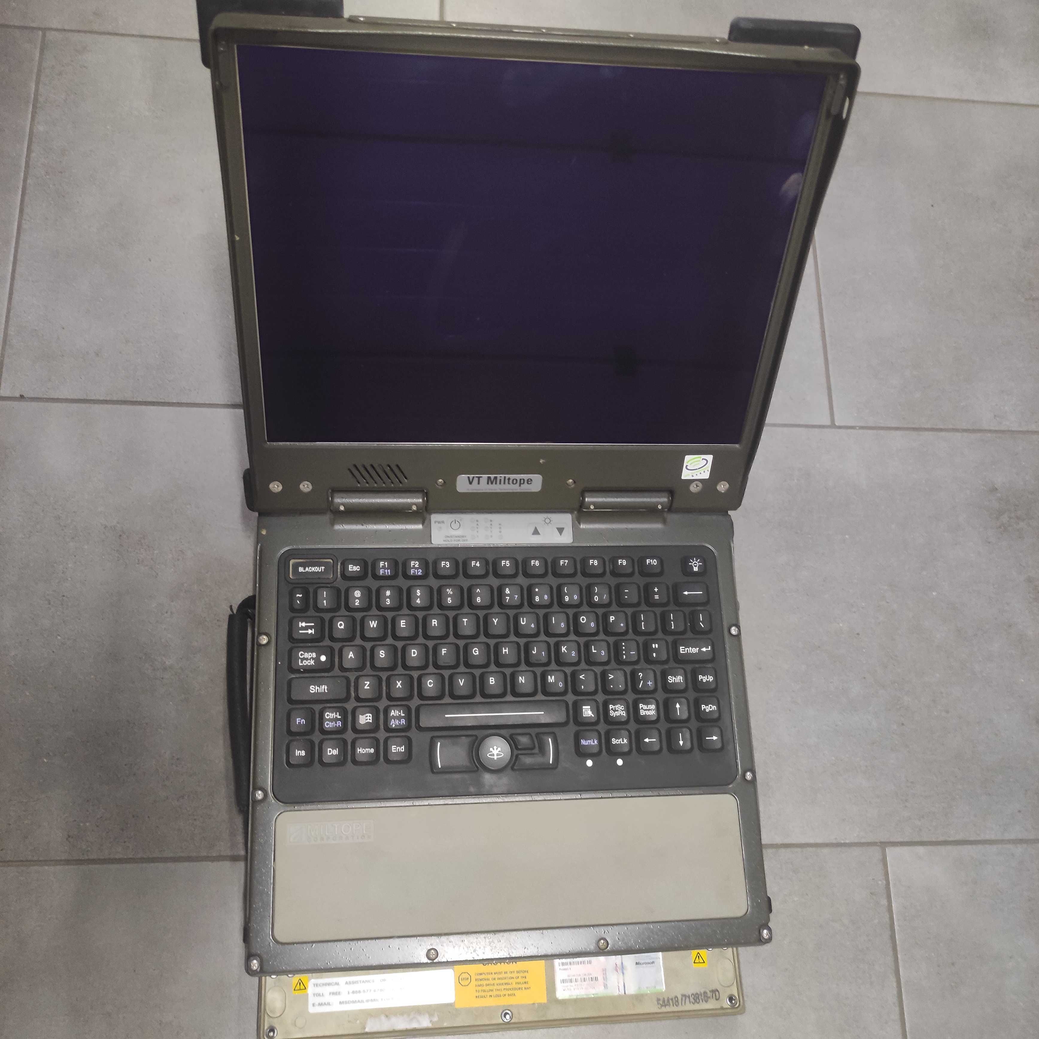 Laptop pancerny Panasonic Miltope