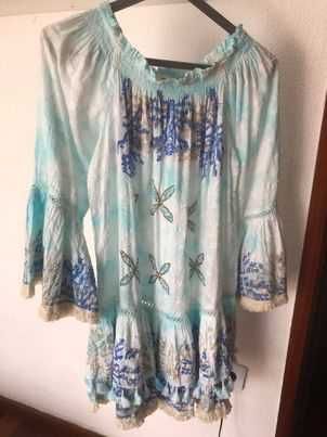 Vestido novo com lentejoulas bordadas