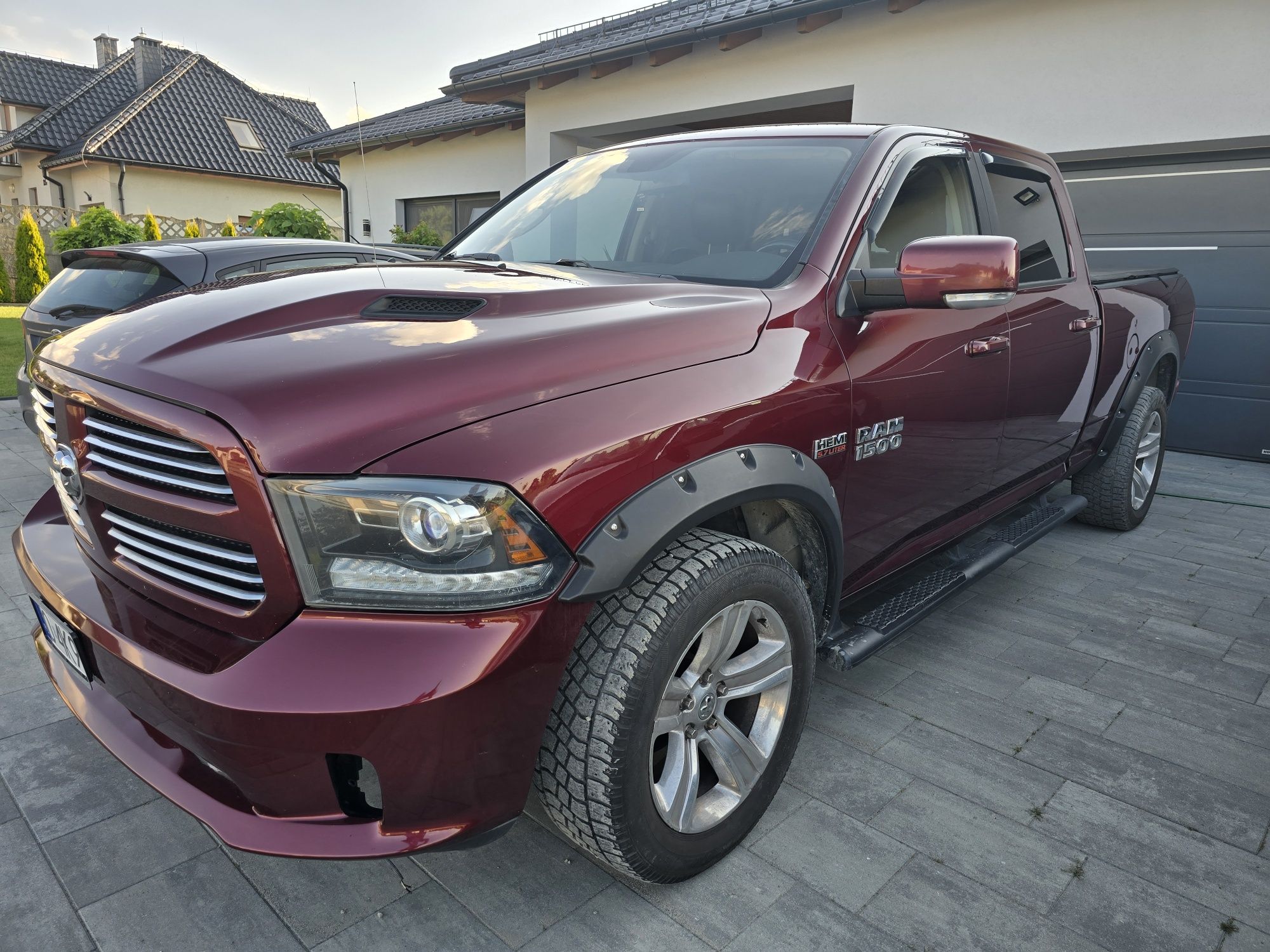 Dodge Ram 1500 Sport 5.7 hemi, V8, 4x4.