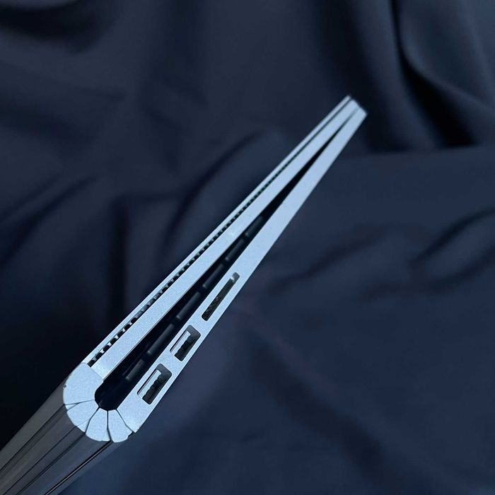 Сенсорний Ноутбук 2 в 1  Microsoft Surface Book 2 13.5" i5-8350U/8/256