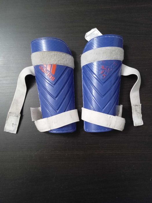 Ochraniacze piłkarskie na goleń ADIDAS niebieskie, używane