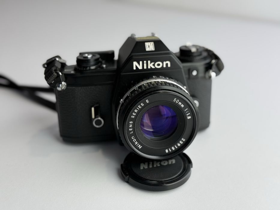 Продам фотоапарат Nikon EM