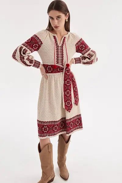 Вʼязана жіноча сукня вишиванка