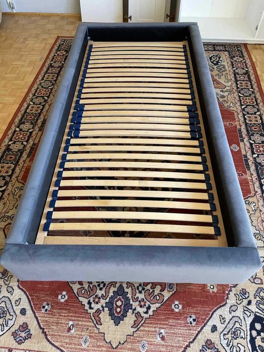 Łóźko tapicerowane ze stelażem (215x105x31) na materac (200x90)