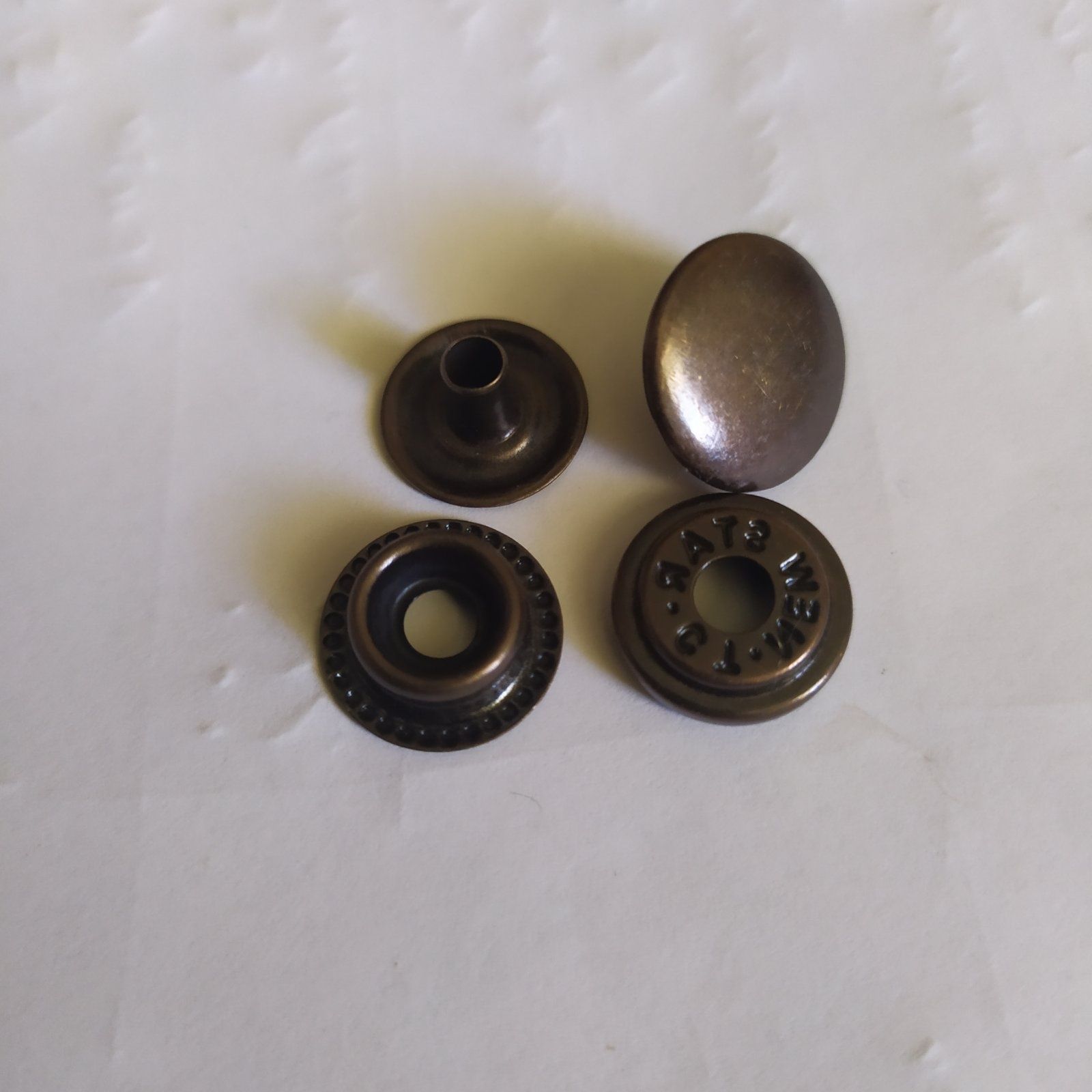 Кнопки пробивная металлическая, цвет черный и антик ,  15 мм