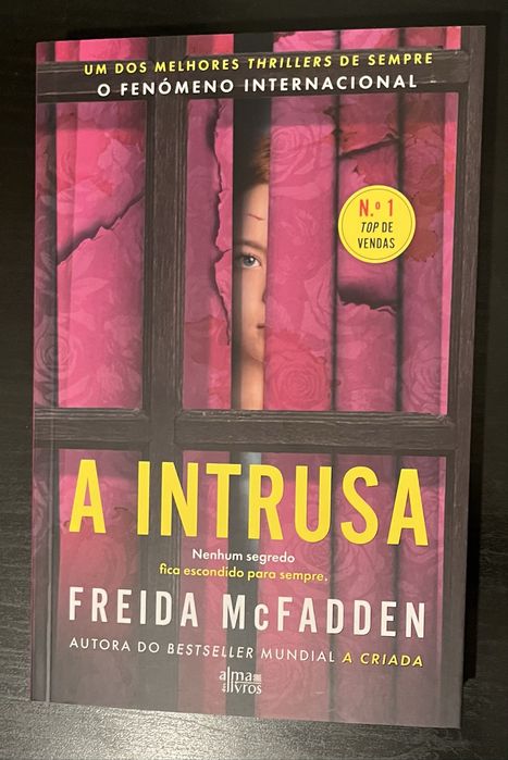Livro A intrusa