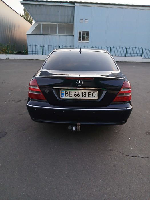 Mercedes-Benz E-Class w211