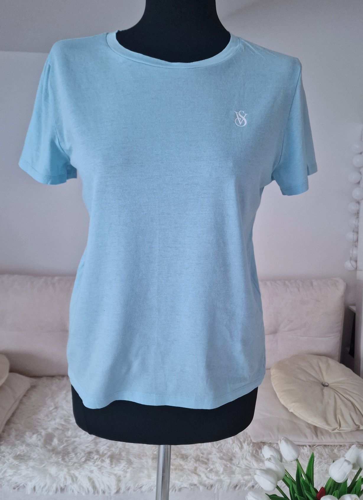 T- Shirt blue " Victoria' s secret".