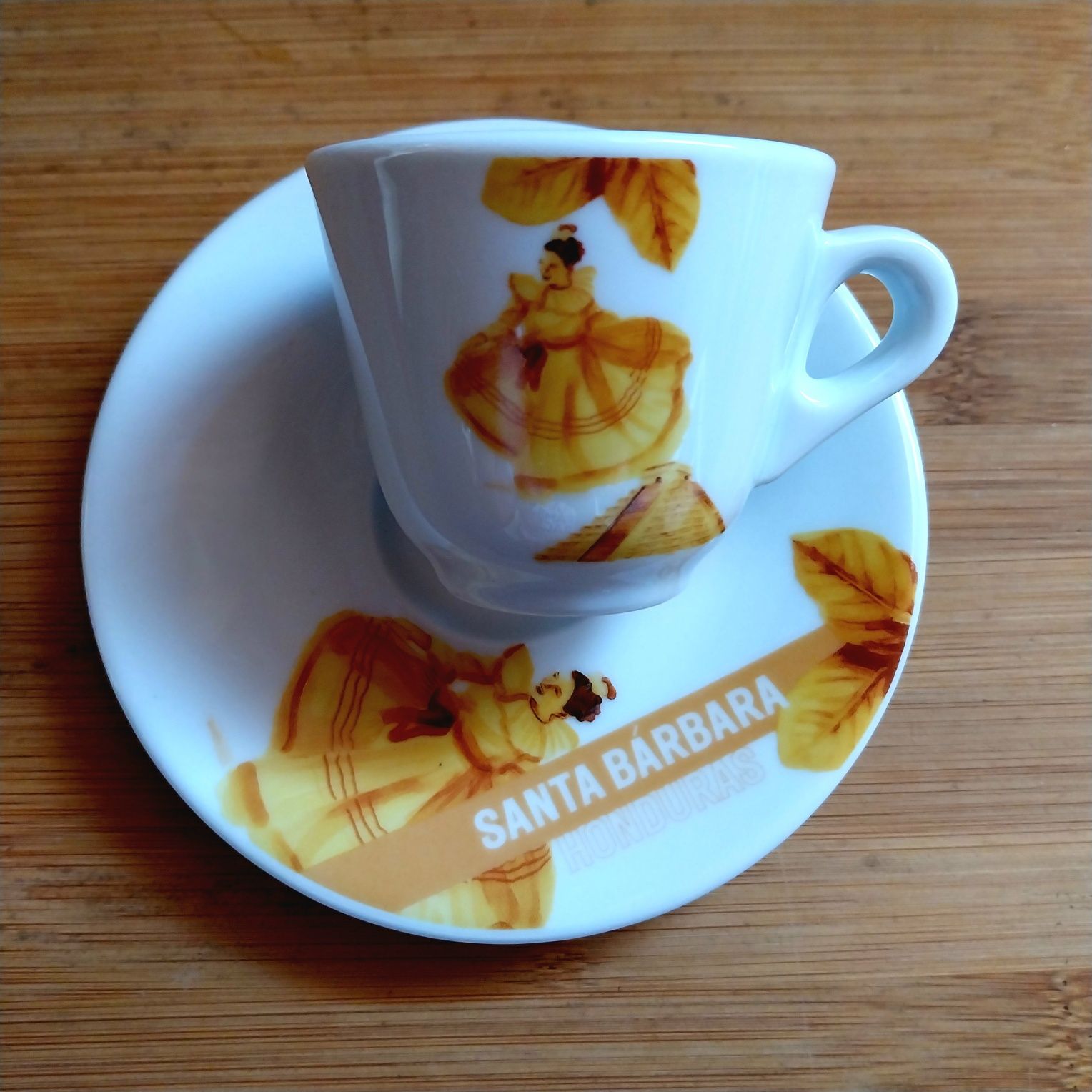Chavena de café em caixa