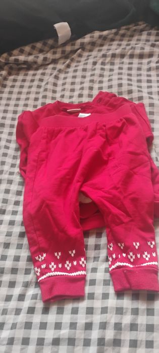 Dres czerwony.Rozmiar 74