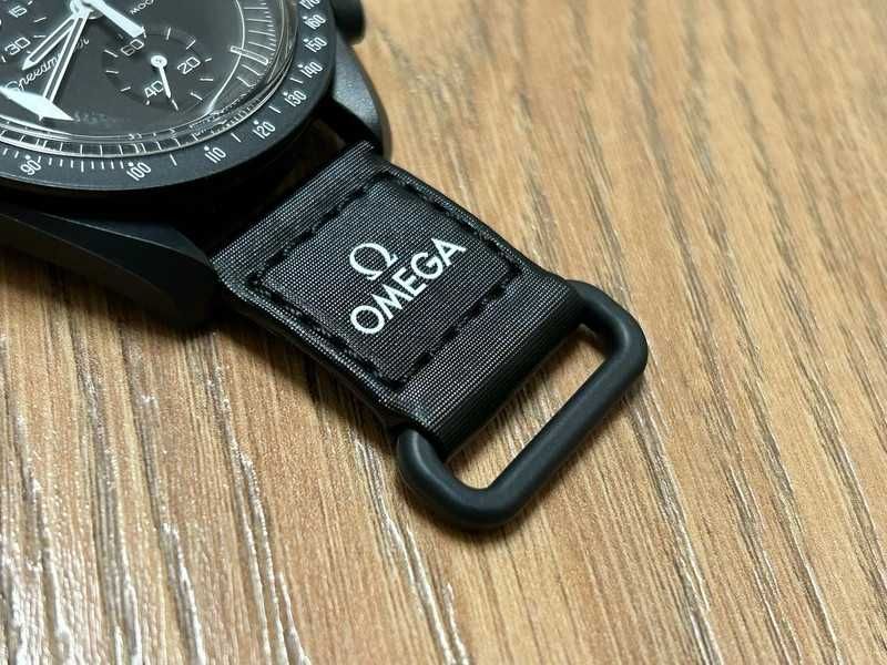 Swatch x Omega Bioceramic Moonswatch Mission To Moonphase Snoopy
