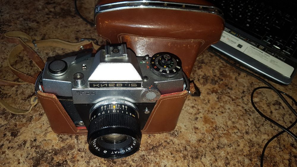 Продам фотоаппарат Киев-15 зеркальный сделанный в СССР.