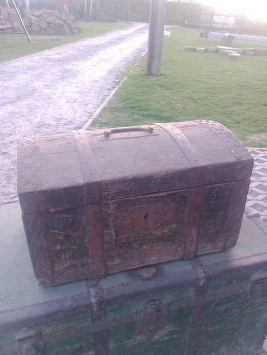 Stary kuferek przedwojenny