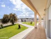 Moradia T4 com 280 m2, inserida em terreno com 2500 m2 em Palmela