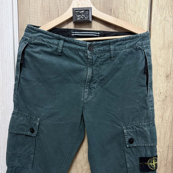 Оригінальні чоловічі штани карго Stone Island з патчем