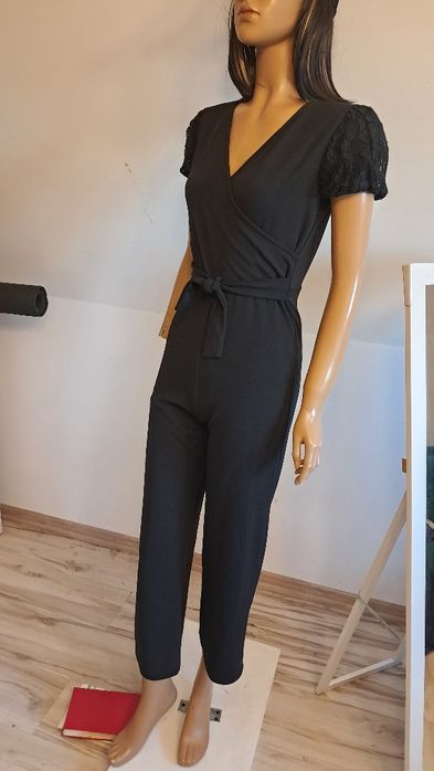 Kombinezon czarny z koronką