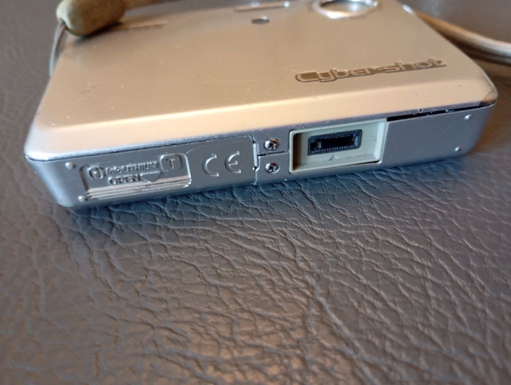 Aparat Sony cyber shot model DSC T3