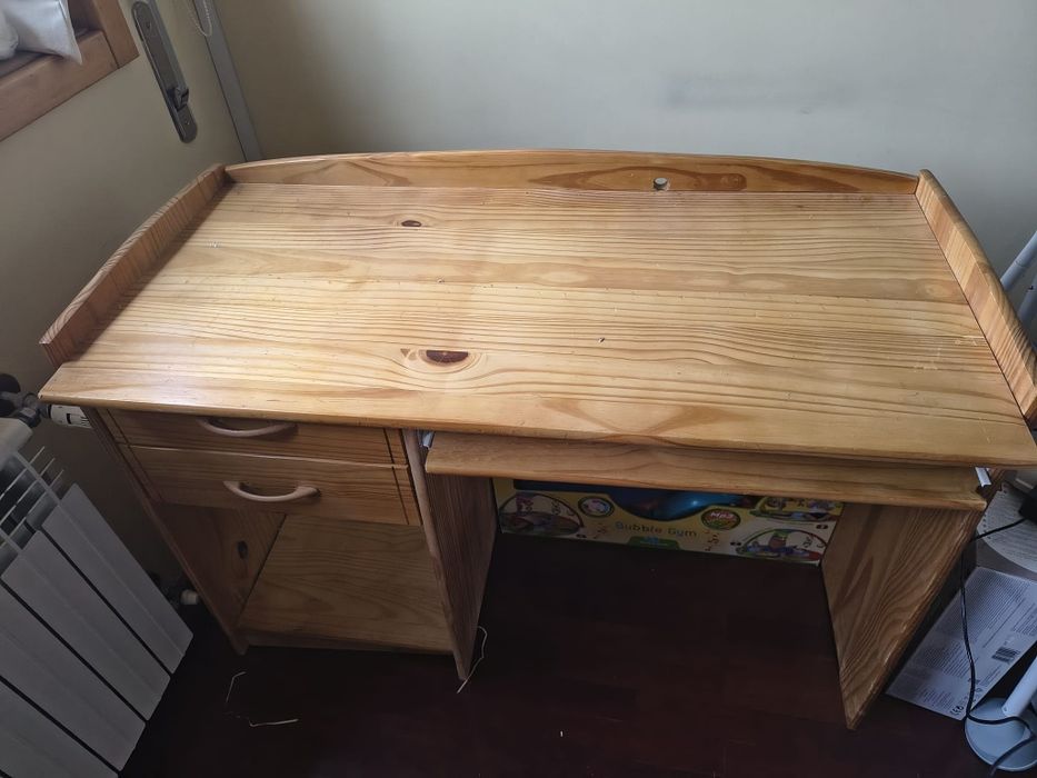 Secretaria de madeira