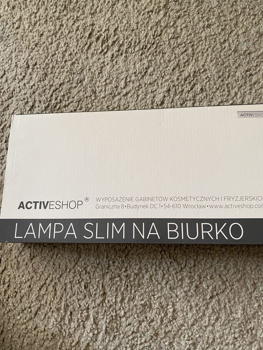 Biala lampa LED biala na biurko kosmetyczne manicure