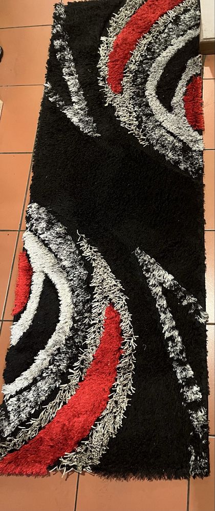 Vendo conjunto de 3 carpetes em bom estado
