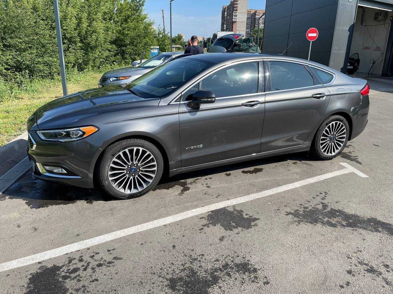 Ford Fusion Hybrid Titanium 2016