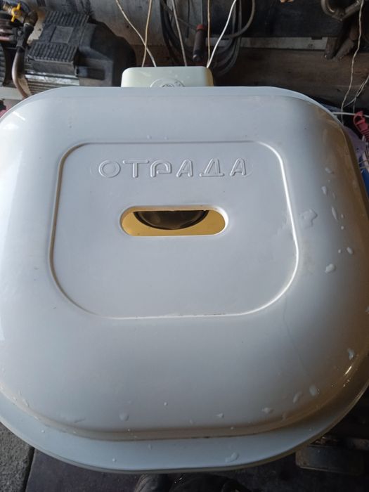 Пральна машина в робочому стані.