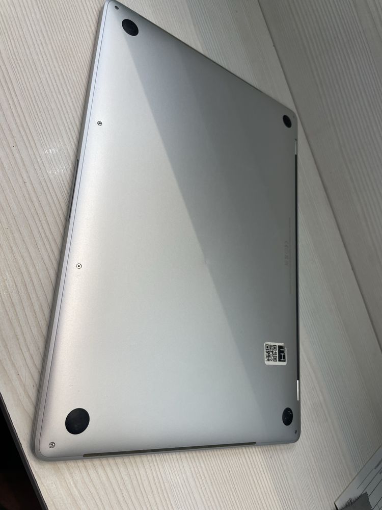 MacBook Pro A1707  Core i7 RAM 16Gb