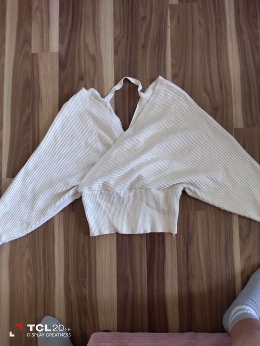 Sweterek śmietankowy