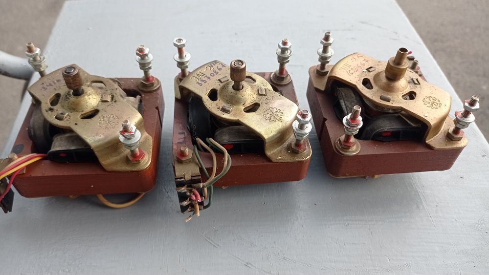 Электродвигателя ЭДГ-2, от Магнитофона "Дніпро-12М"