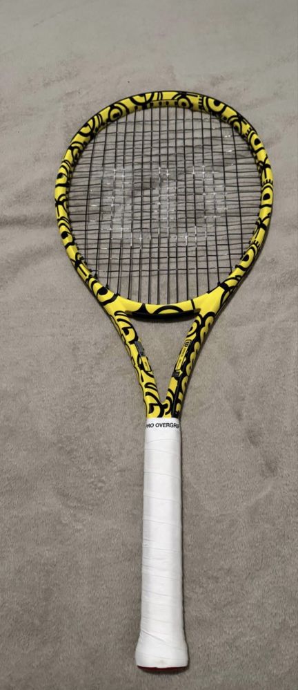 Raquete Wilson Ultra Minions – Grip 2 – 300 g – Cabeça 100
