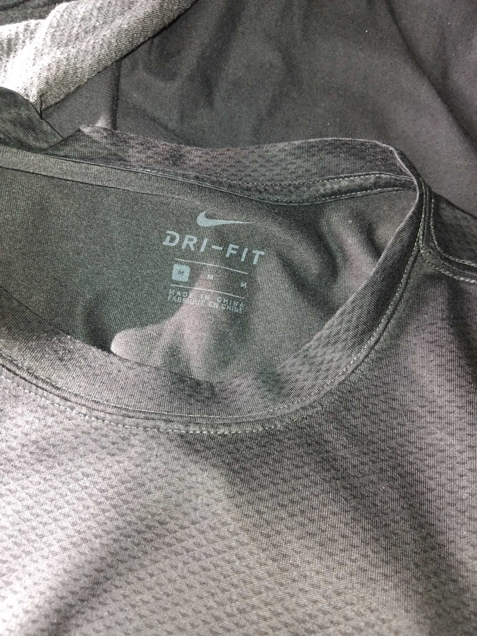 Koszulki nike 4 sztuki
