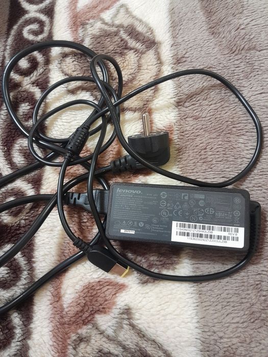 Зарядка для ноутбуків Lenovo