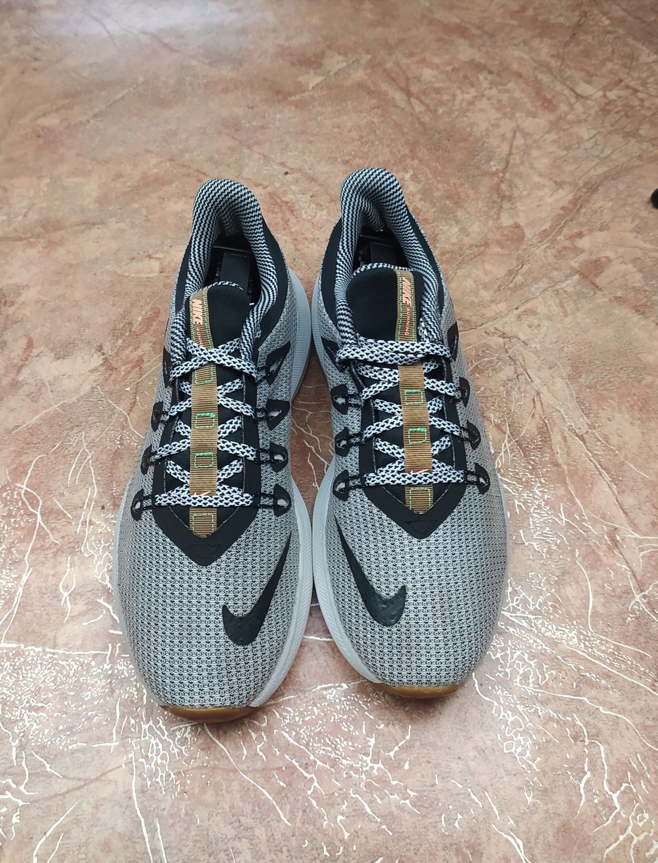 Оригінальні Nike Quest SE 40 р