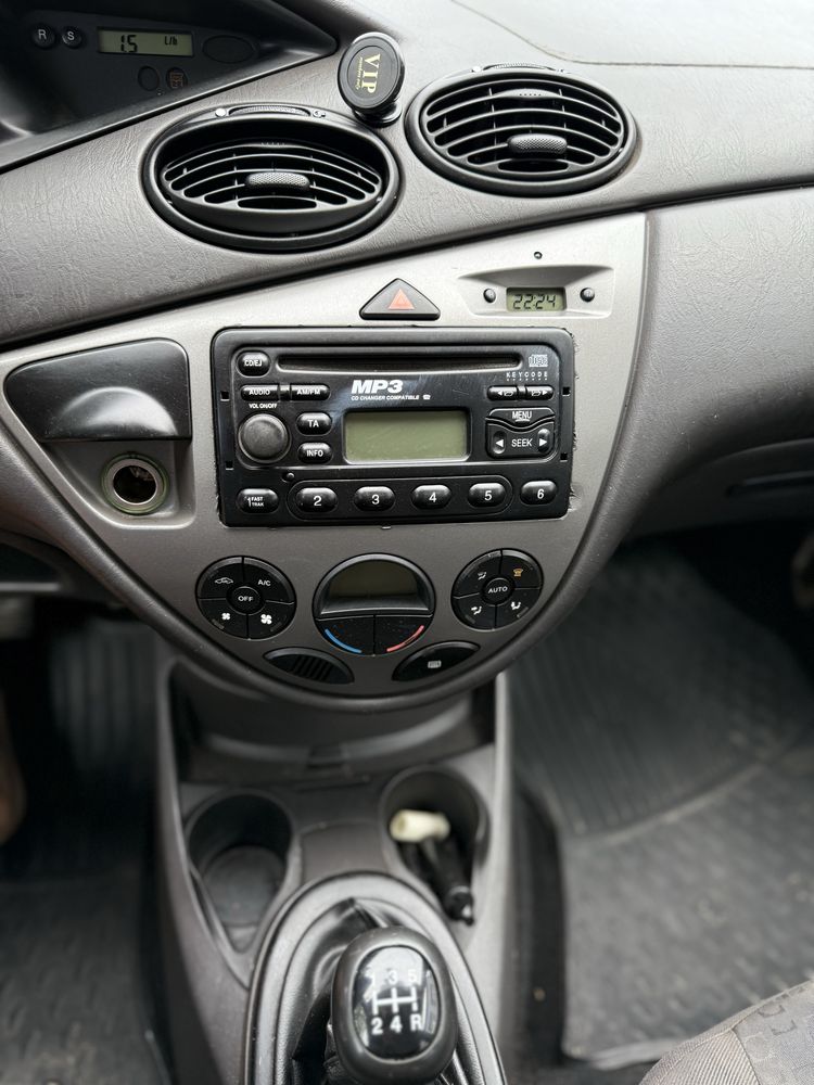 Ford Focus 1.6 универсал