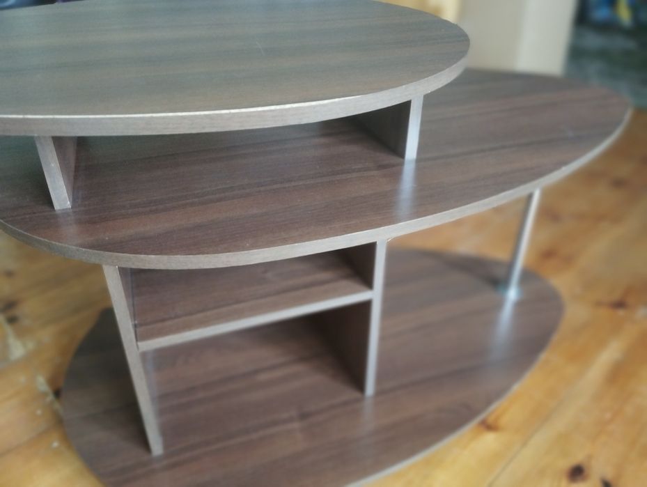 Стіл-тумба з полицями