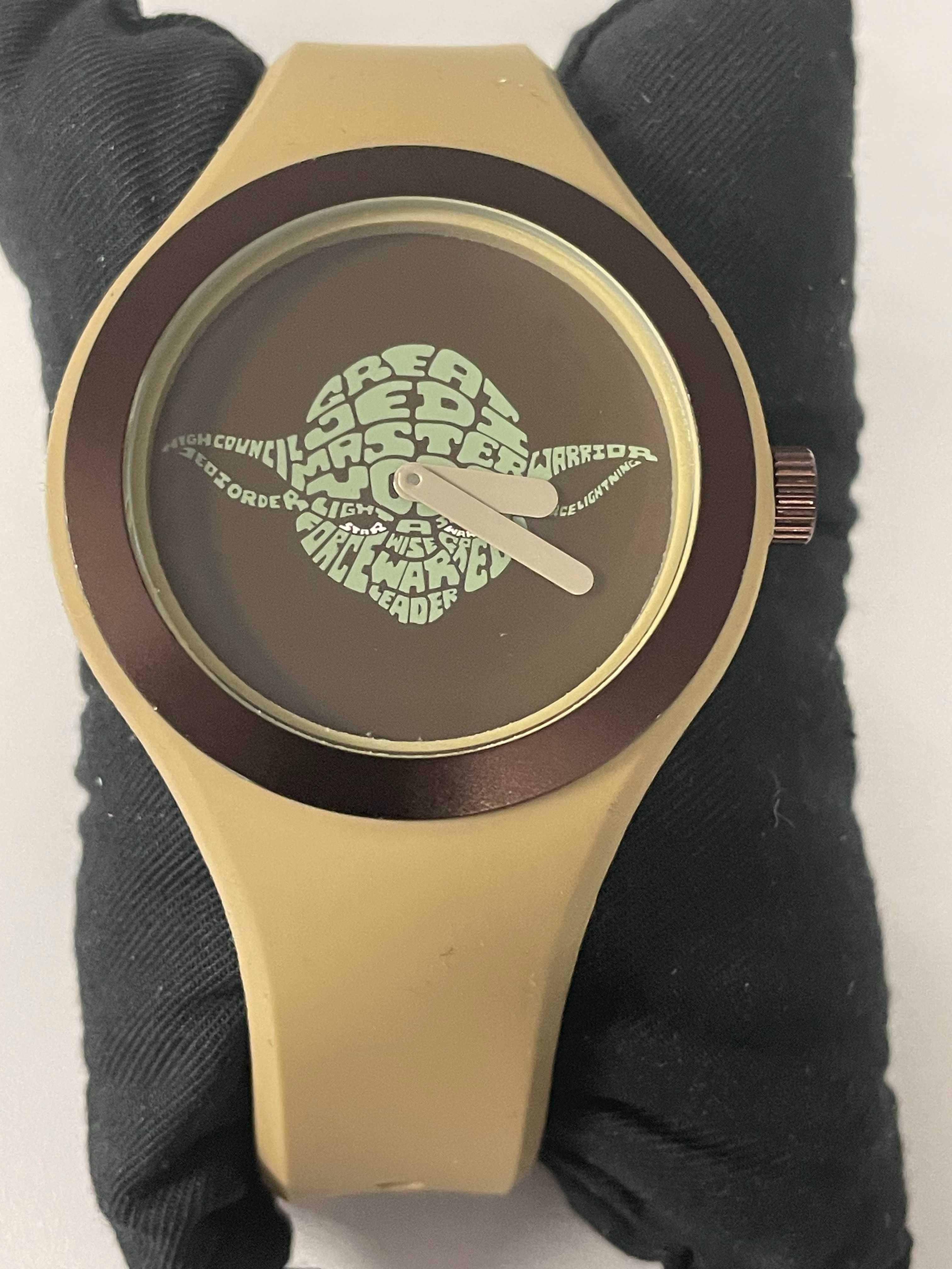 Zegarek dziecięcy Am-Pm Star Wars Yoda SP-161-U387