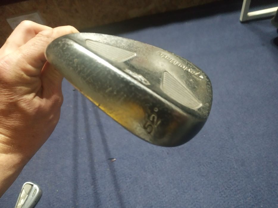 Vários tacos de golfe