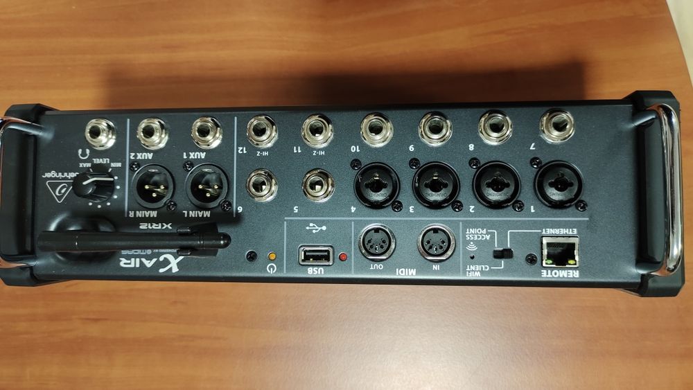 Продам абсолютно новий цифровий пульт Behringer X Air 12