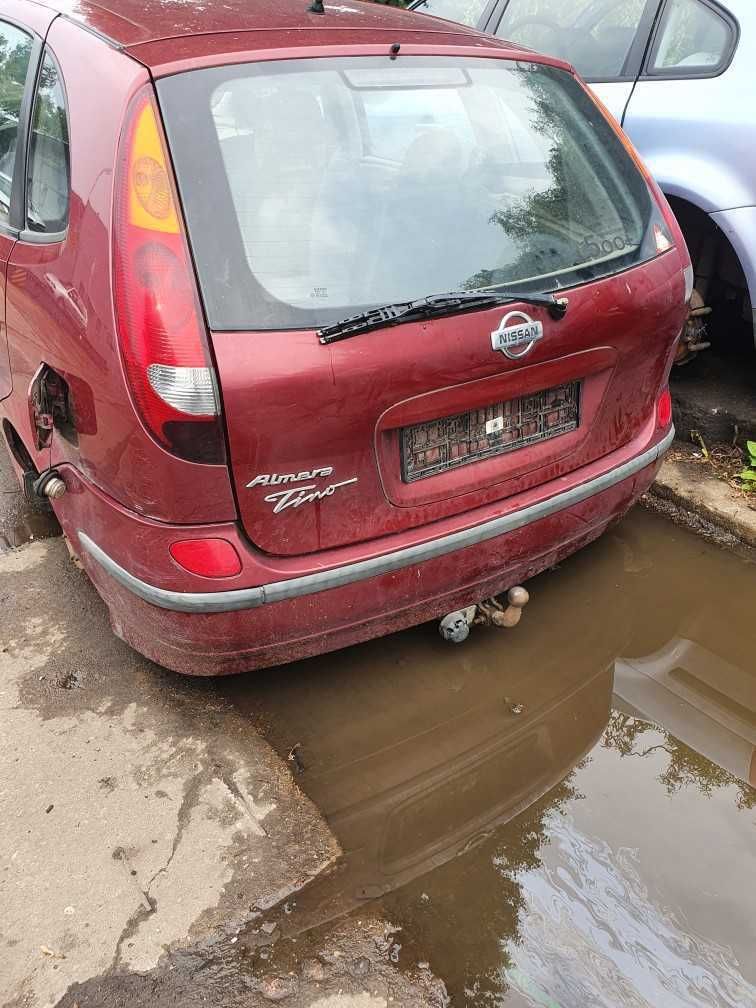 Nissan Almera Tino kolor wiśniowy metalik przeznaczony na części