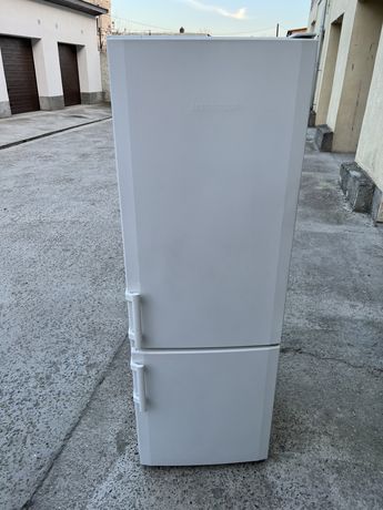Холодильник LIEBHERR 165см