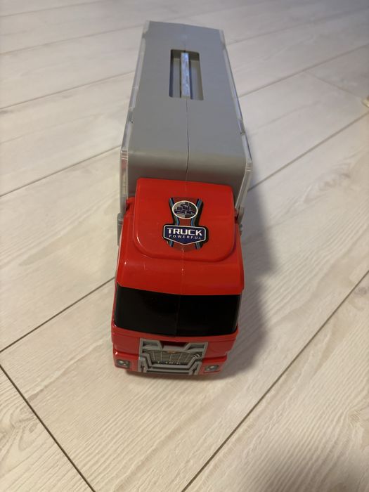 Продам трейлер з машинками