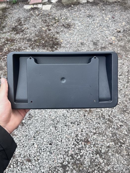 Кронштейн для переднього номерного знаку Tesla