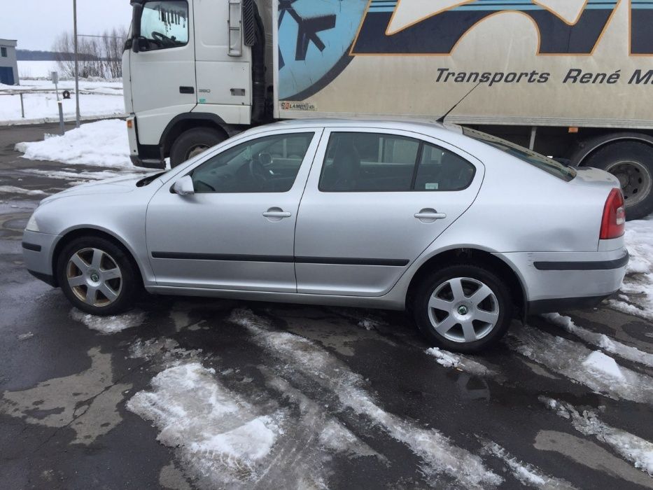 Бампер капот дверь стекло фара диски салон Skoda Octavia A5 Шкода А5 А