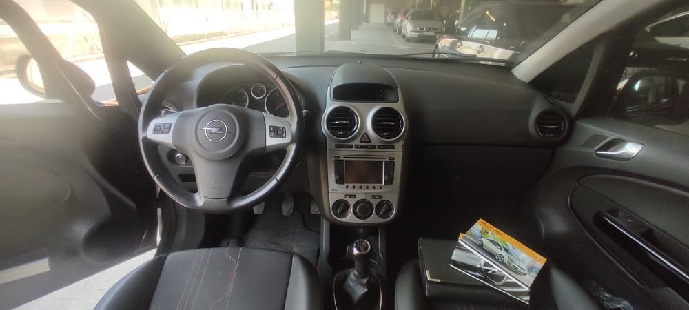 Opel Corsa 1.3 CDTI edição 150 anos