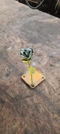 Kowalstwo artystyczne róża kwiat prezent rękodzielo kolekcja..